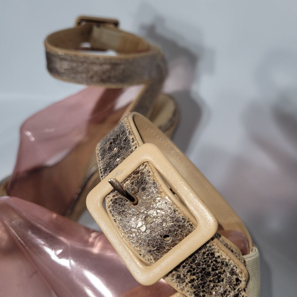 StuartĀ Weitzmanā
ā - Picture 13 of 14